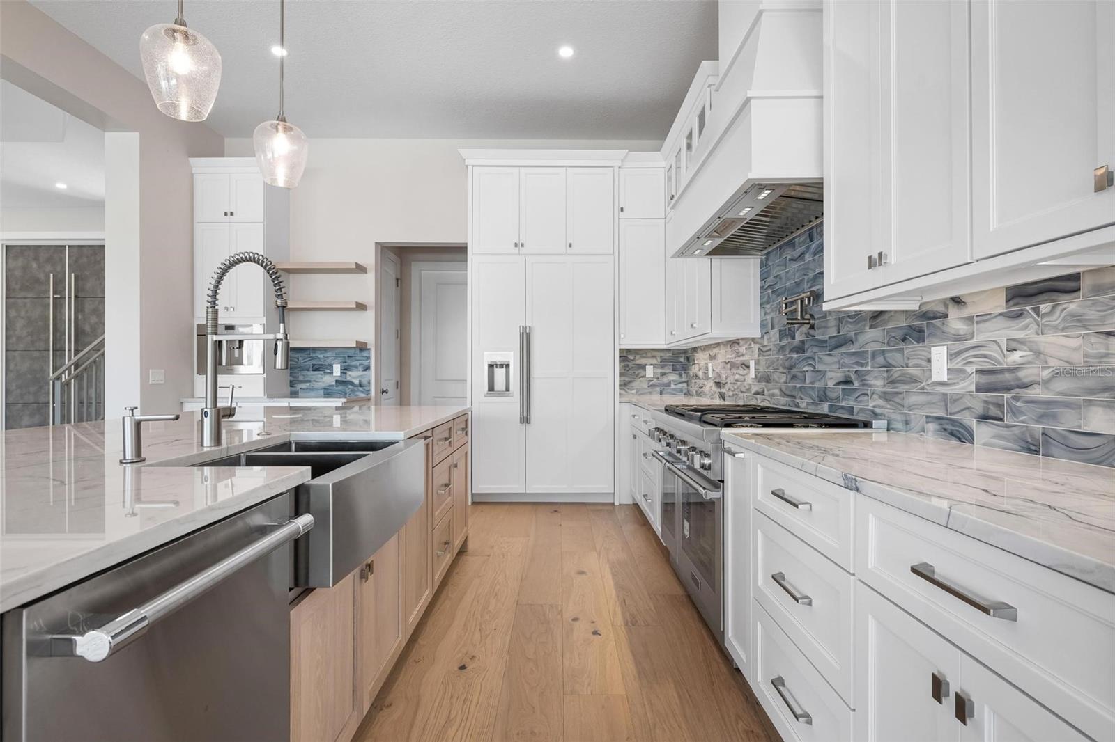 SIESTA BEACH - Residential