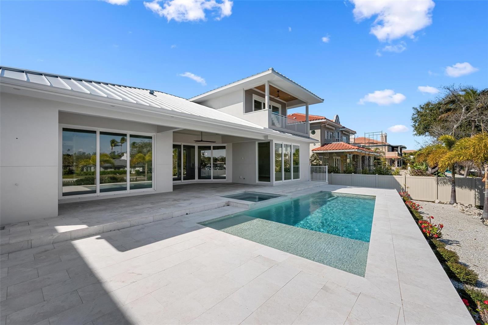 SIESTA BEACH - Residential