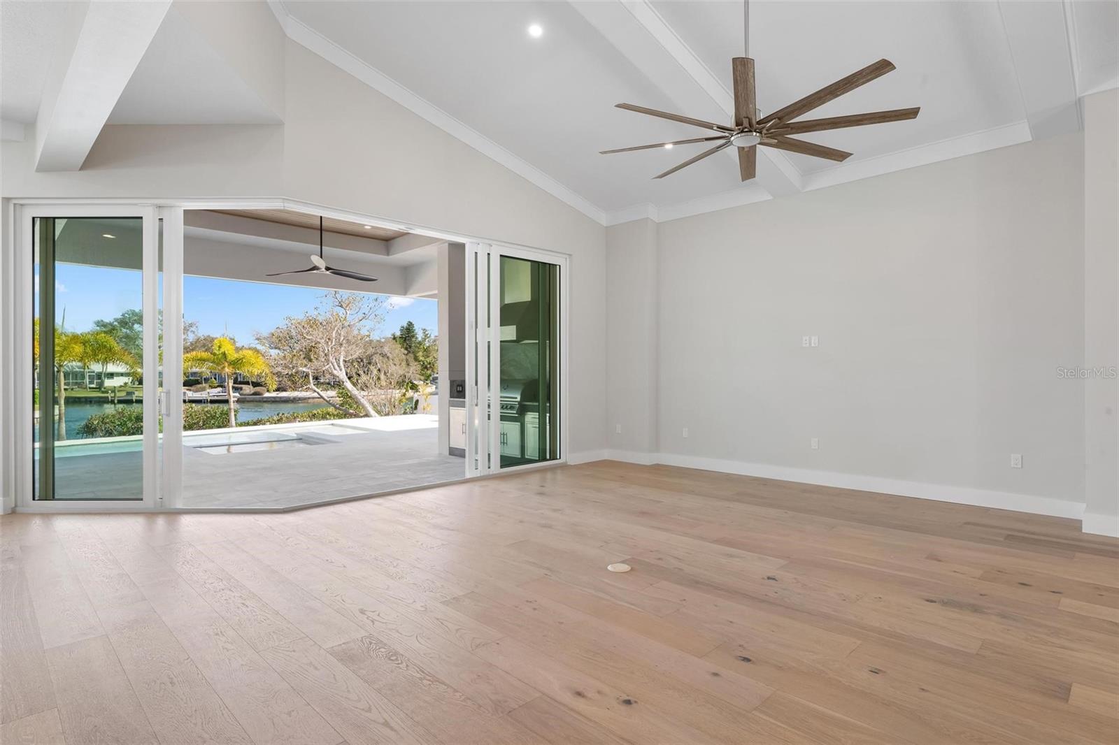 SIESTA BEACH - Residential