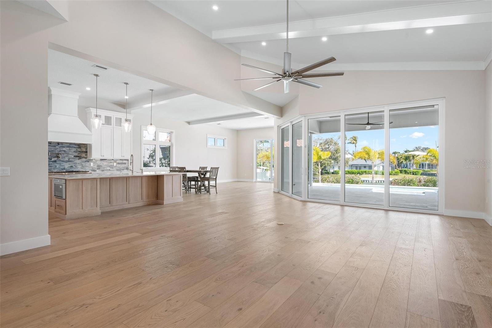 SIESTA BEACH - Residential