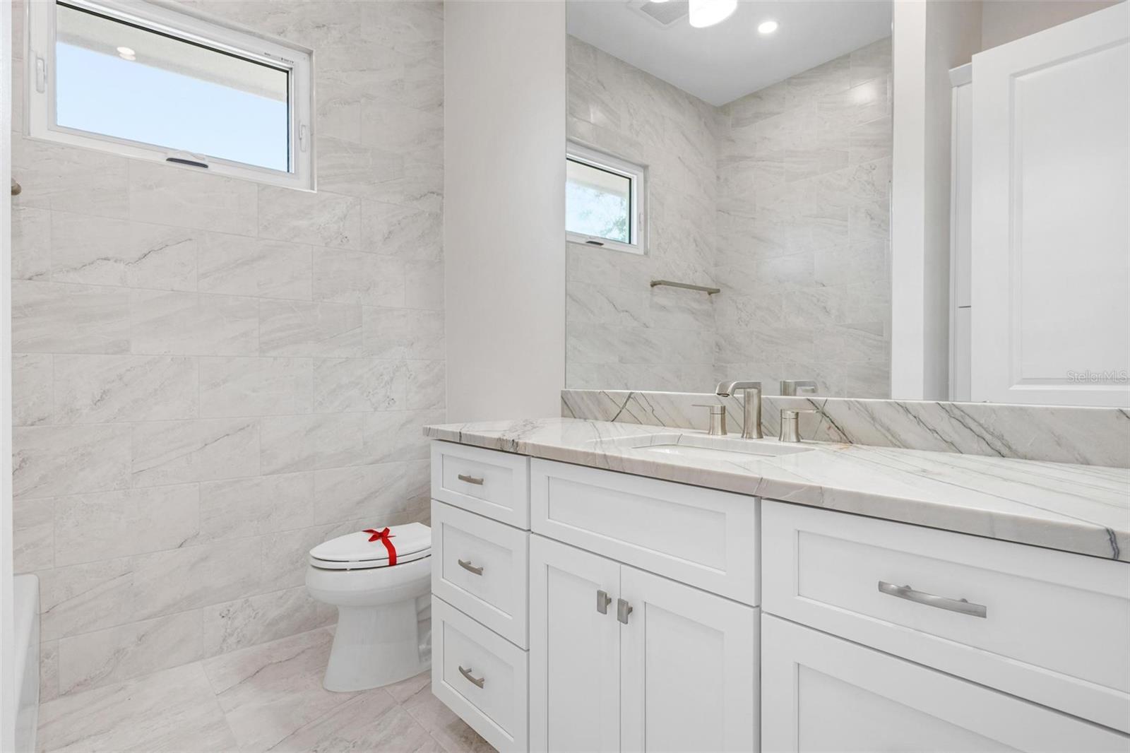 SIESTA BEACH - Residential