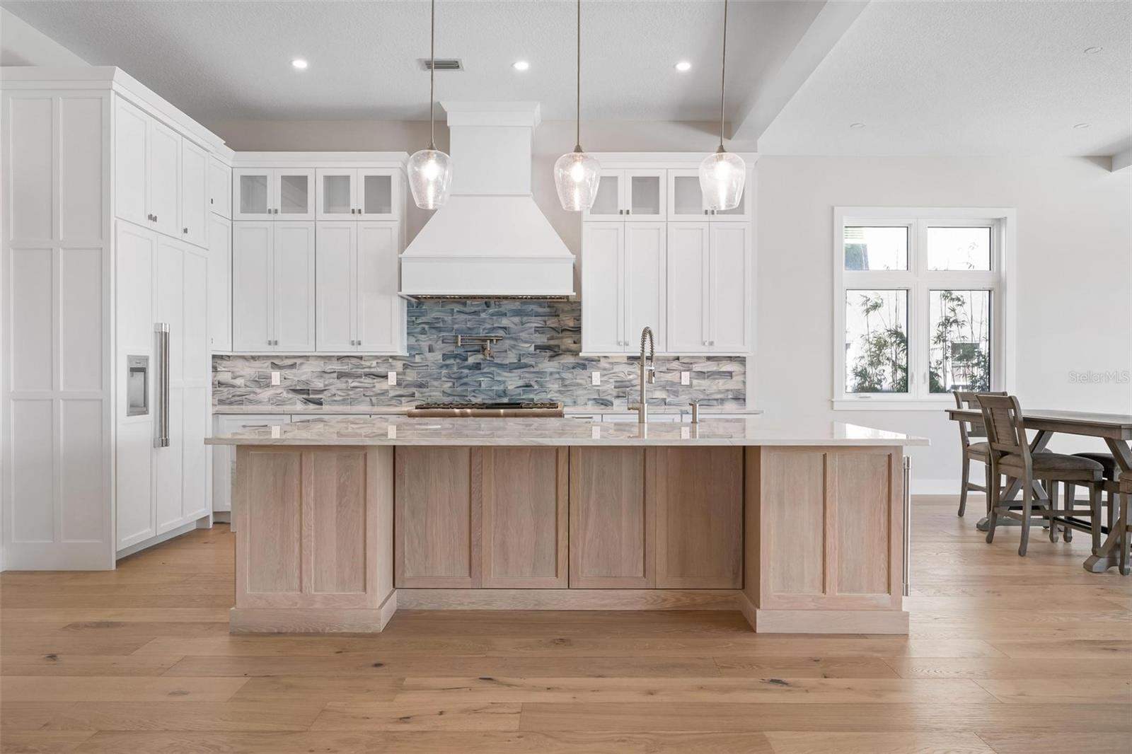 SIESTA BEACH - Residential