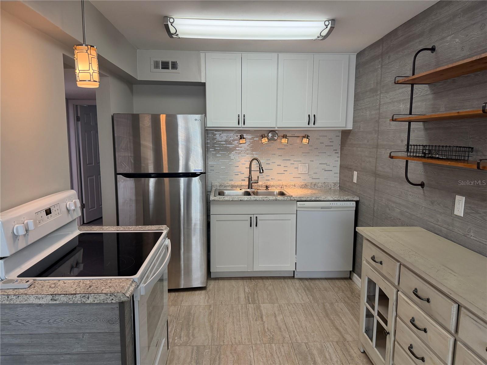 ASHWOOD CONDO - Residential