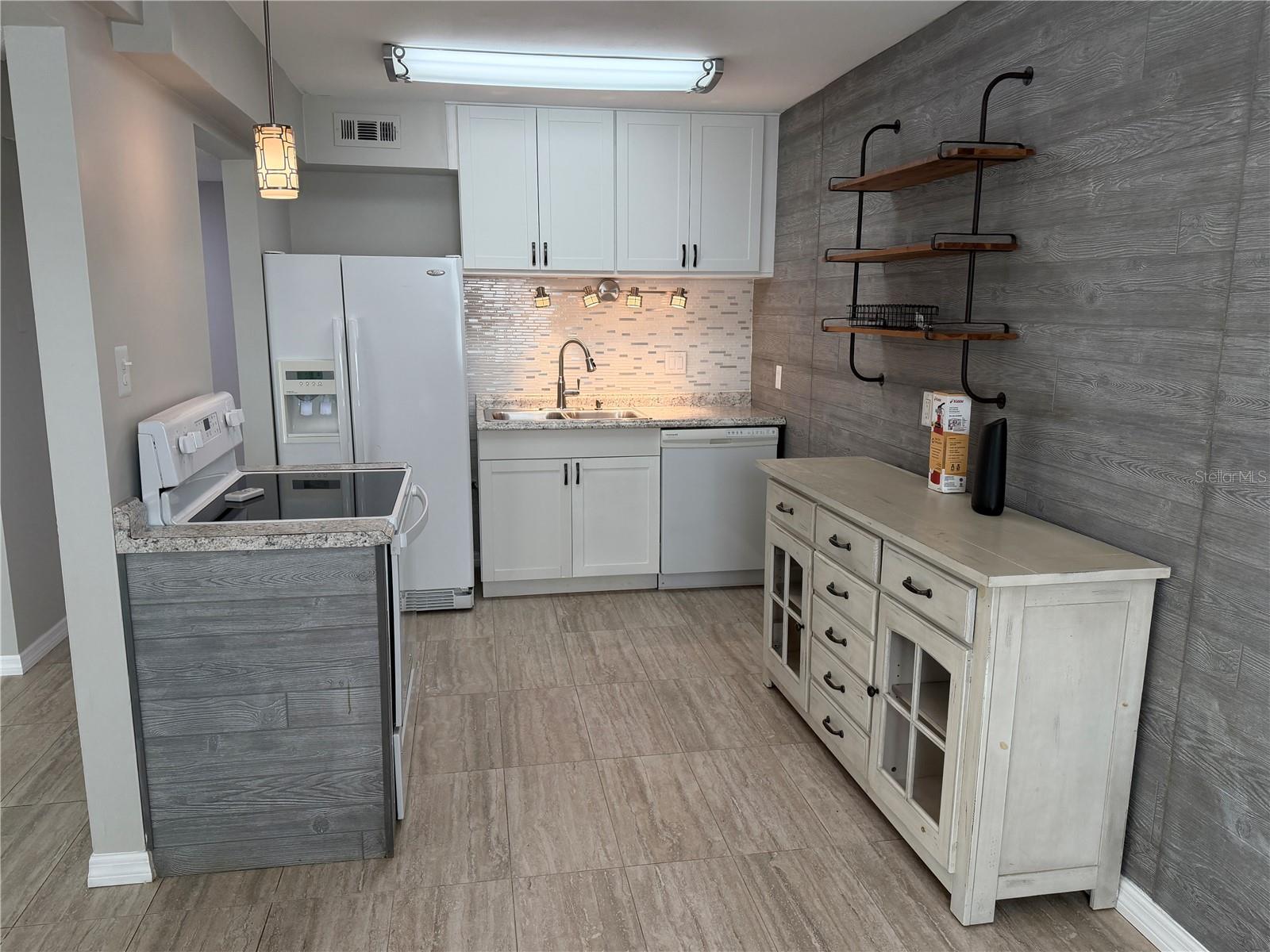 1000 LAKE OF THE WOODS BOULEVARD 101F