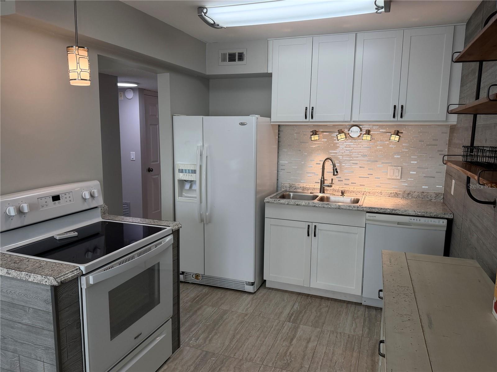 ASHWOOD CONDO - Residential