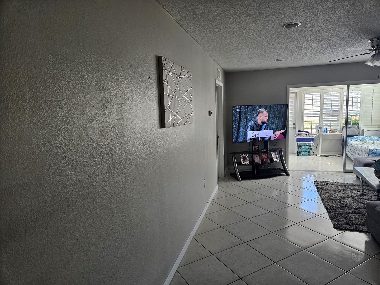 2900 GROVEWOOD BOULEVARD E C