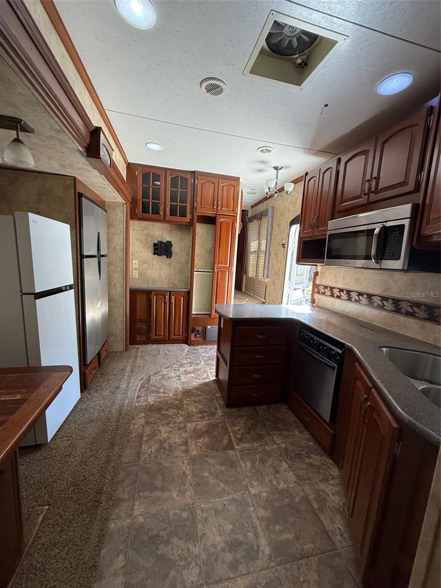 YOGI BEARS JELLYSTONE PARK CONDO - Residential Lease