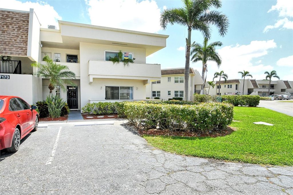 Photo of 7173 W Country Club Drive N #141, Sarasota, FL 34243 (MLS # A4648278)