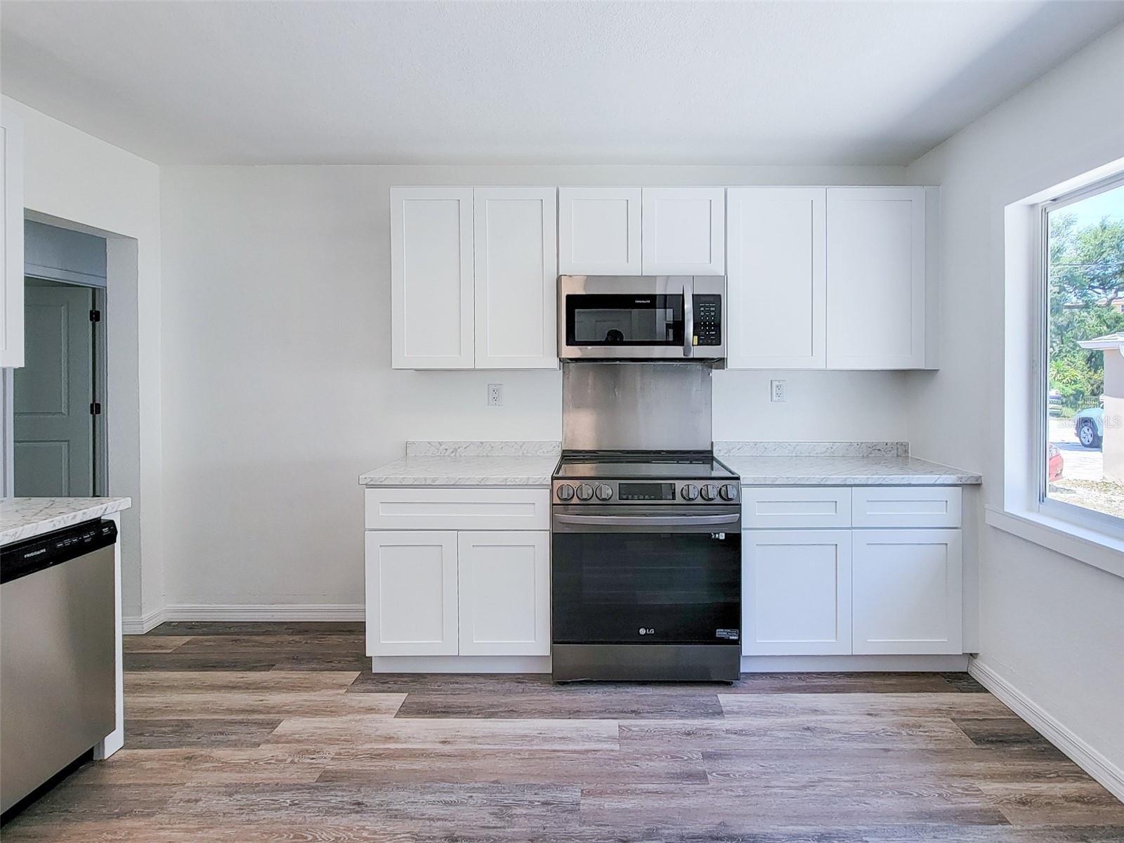 1520 19TH AVENUE W