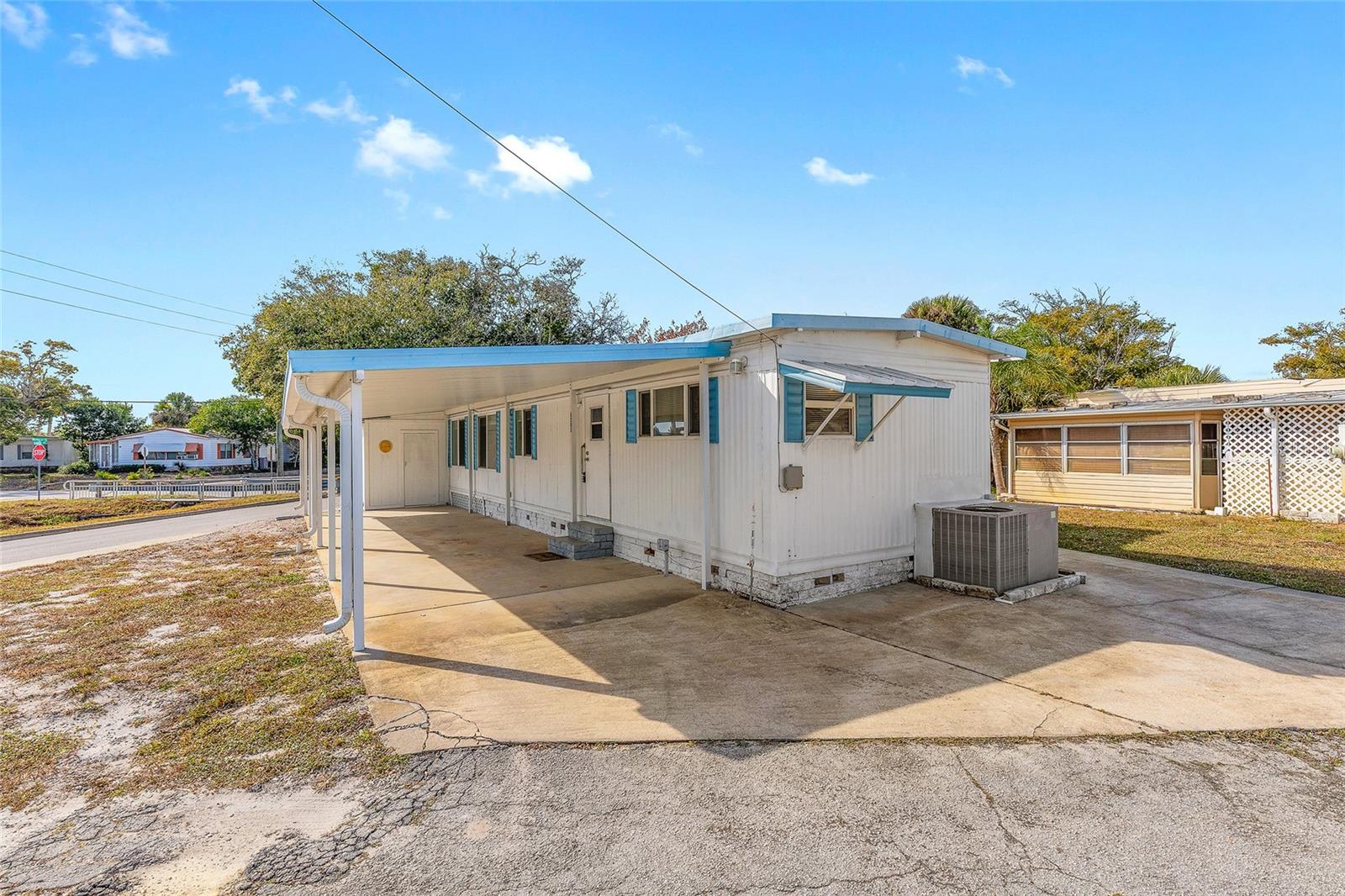 5293 ISABELLE AVENUE