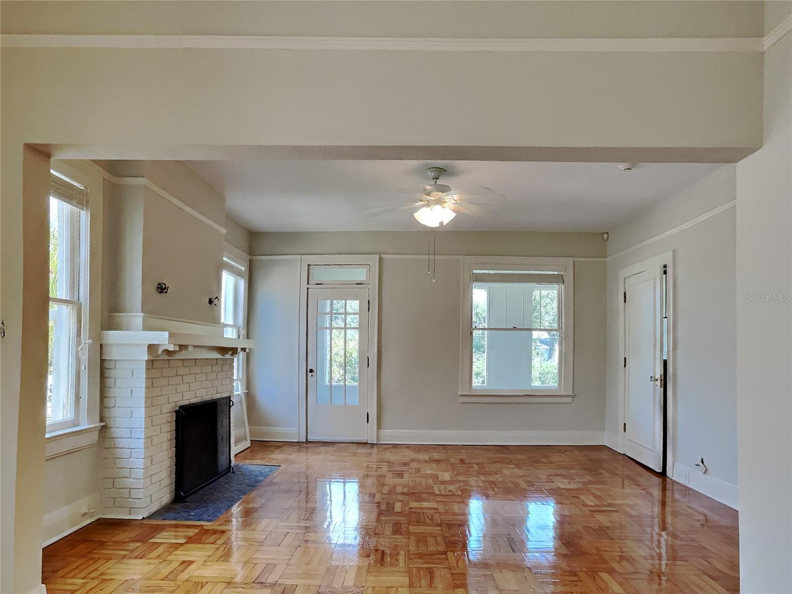 HYDE PARK WEST - Residential Lease