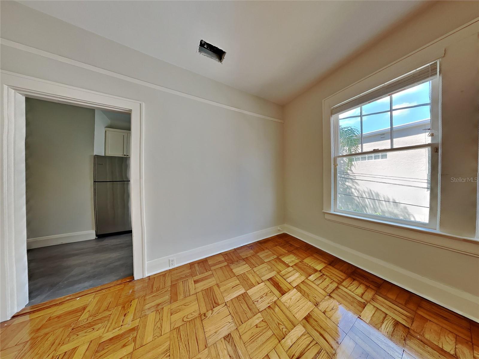 HYDE PARK WEST - Residential Lease