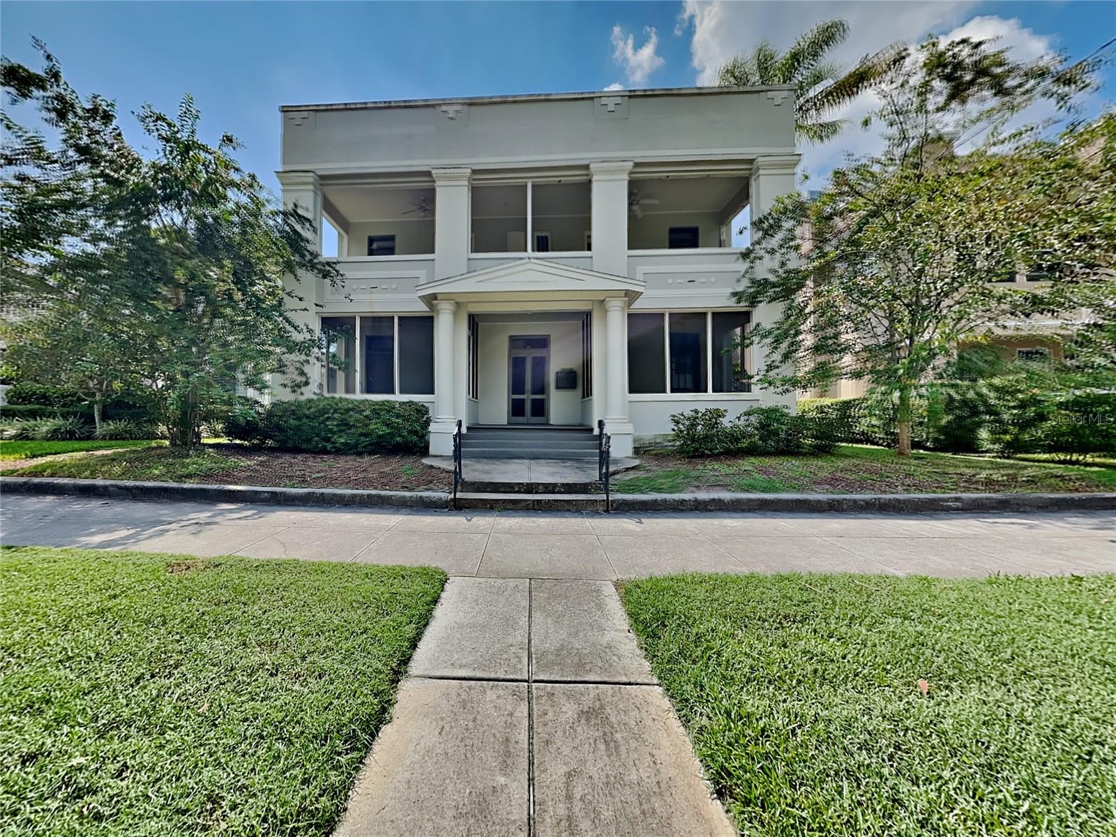 HYDE PARK WEST - Residential Lease