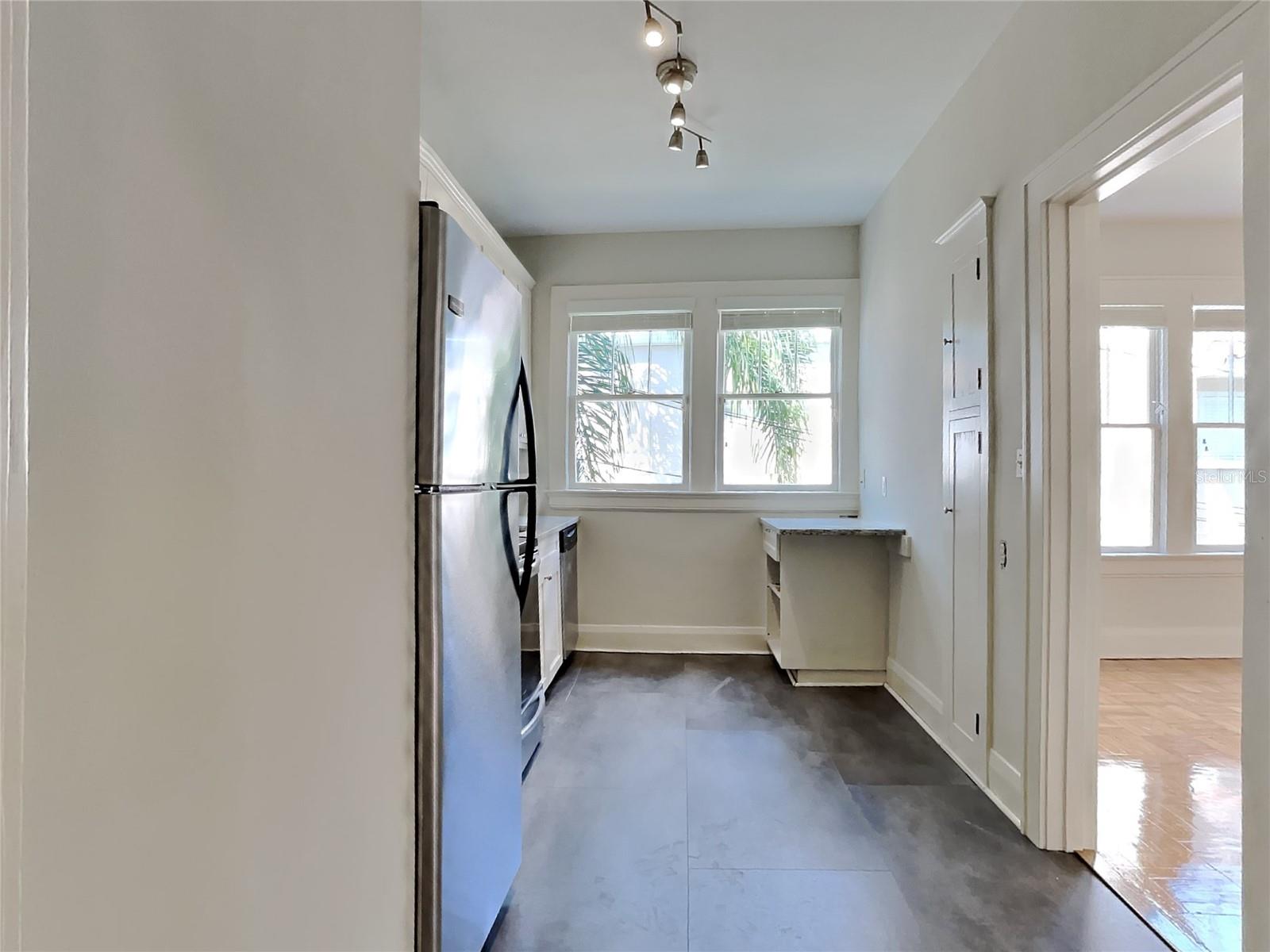 HYDE PARK WEST - Residential Lease