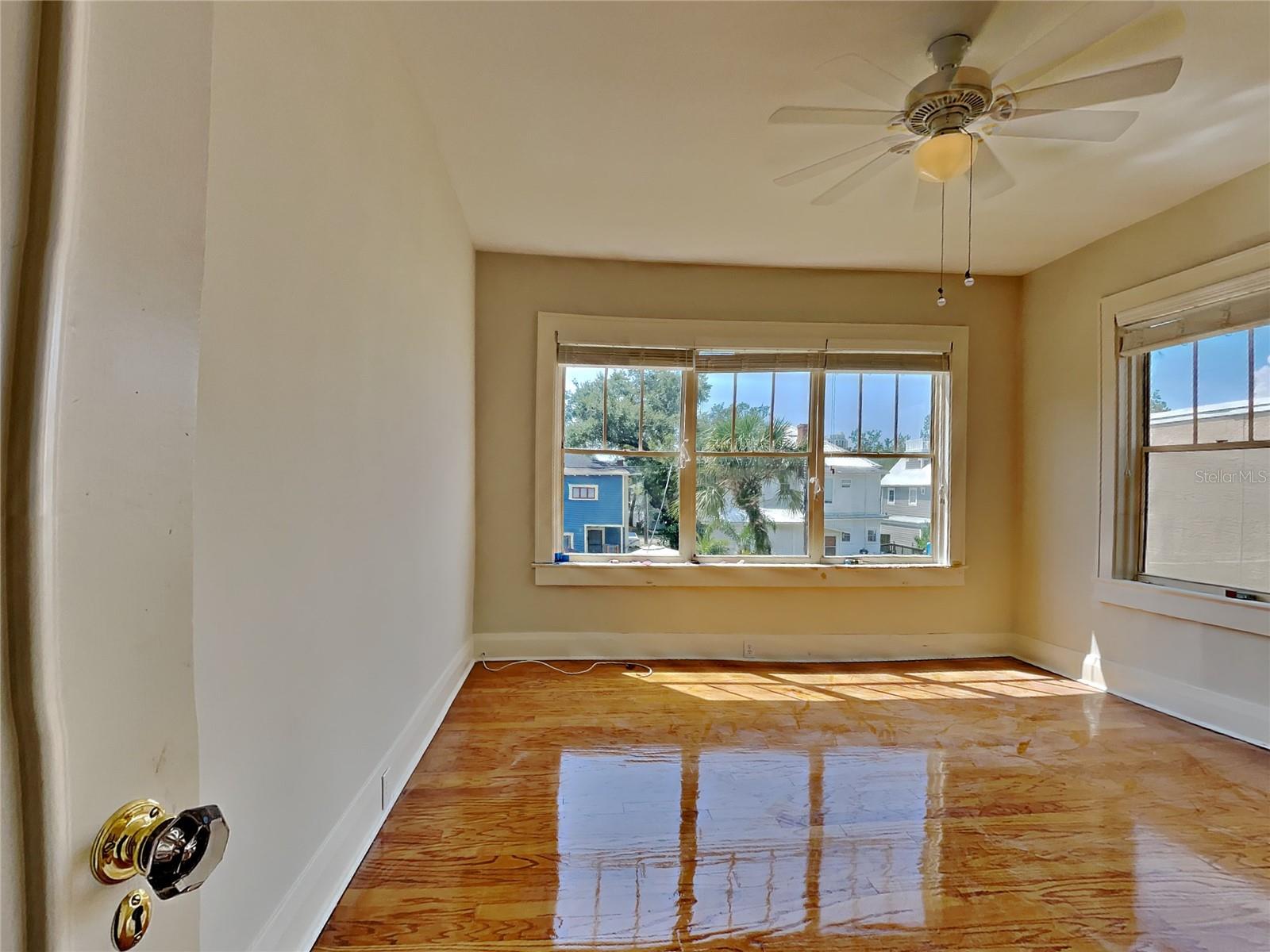 HYDE PARK WEST - Residential Lease