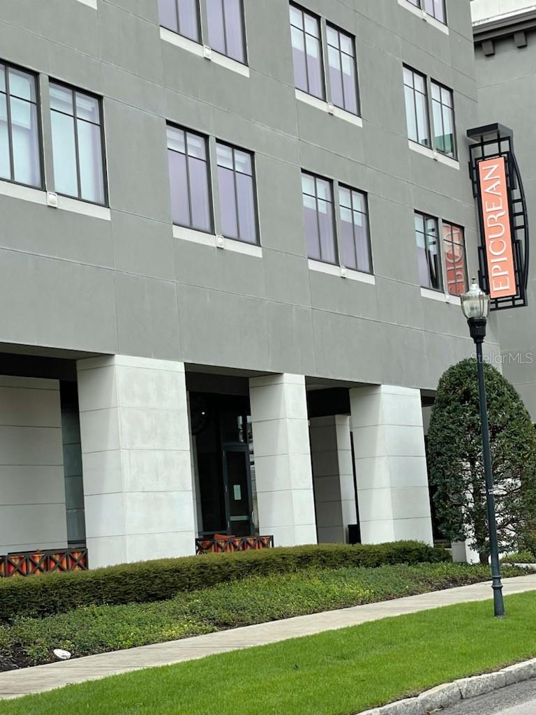 HYDE PARK WEST - Residential Lease