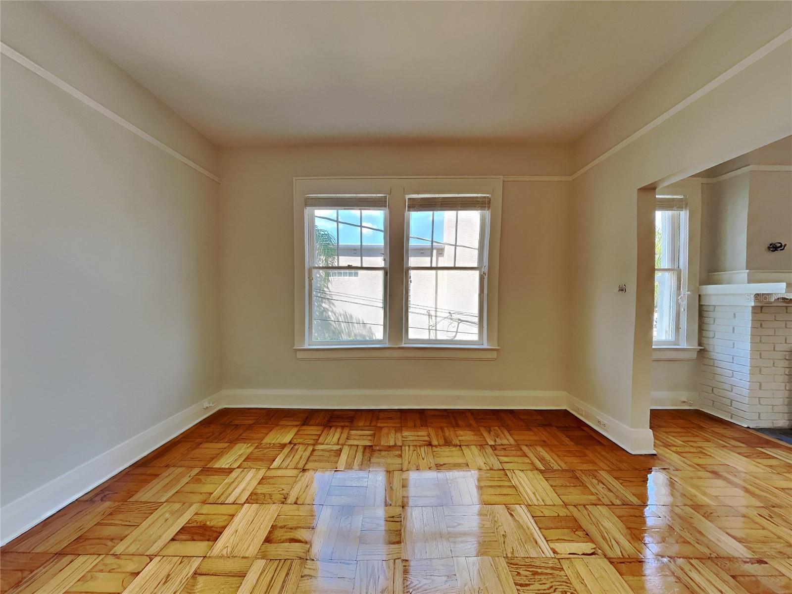 HYDE PARK WEST - Residential Lease