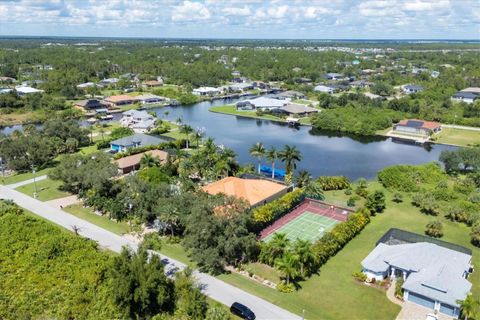 A home in PORT CHARLOTTE