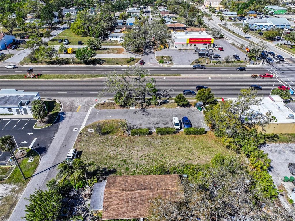 Photo of 116 10th Avenue E, Bradenton, FL 34208 (MLS # A4644173)