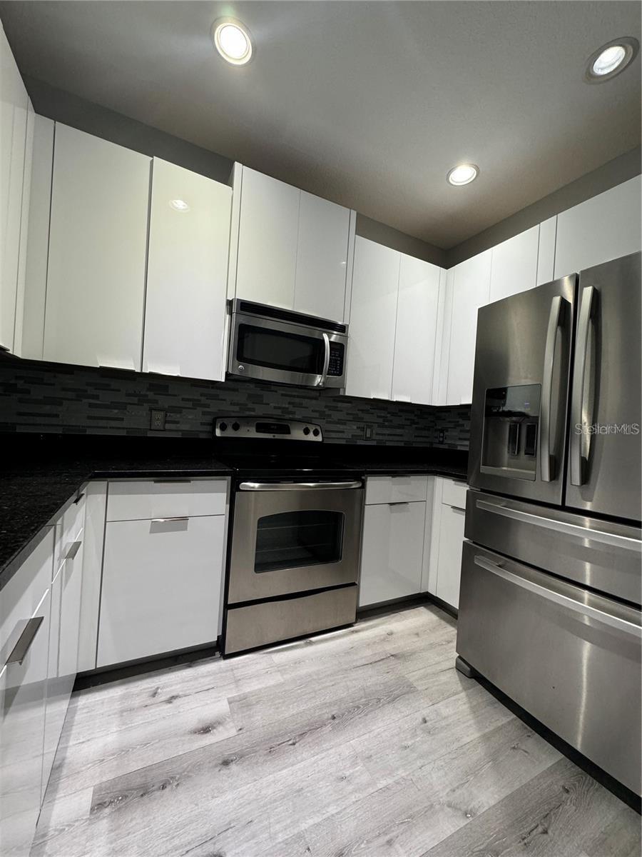 OASIS COVE/LAKESIDE VILLAGE PH VII - Residential