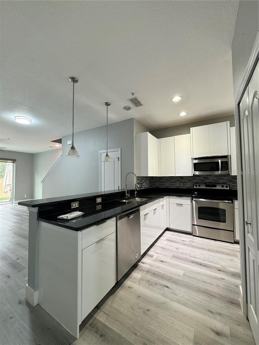OASIS COVE/LAKESIDE VILLAGE PH VII - Residential