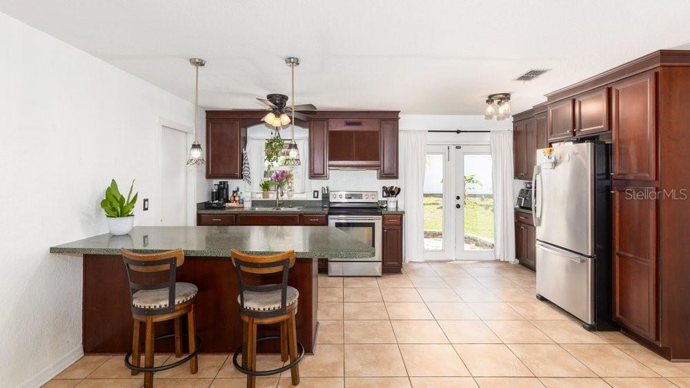 1005 NICOLE BOULEVARD