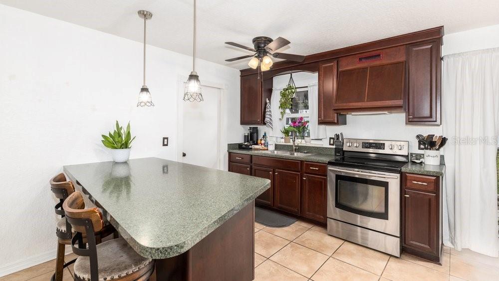 1005 NICOLE BOULEVARD