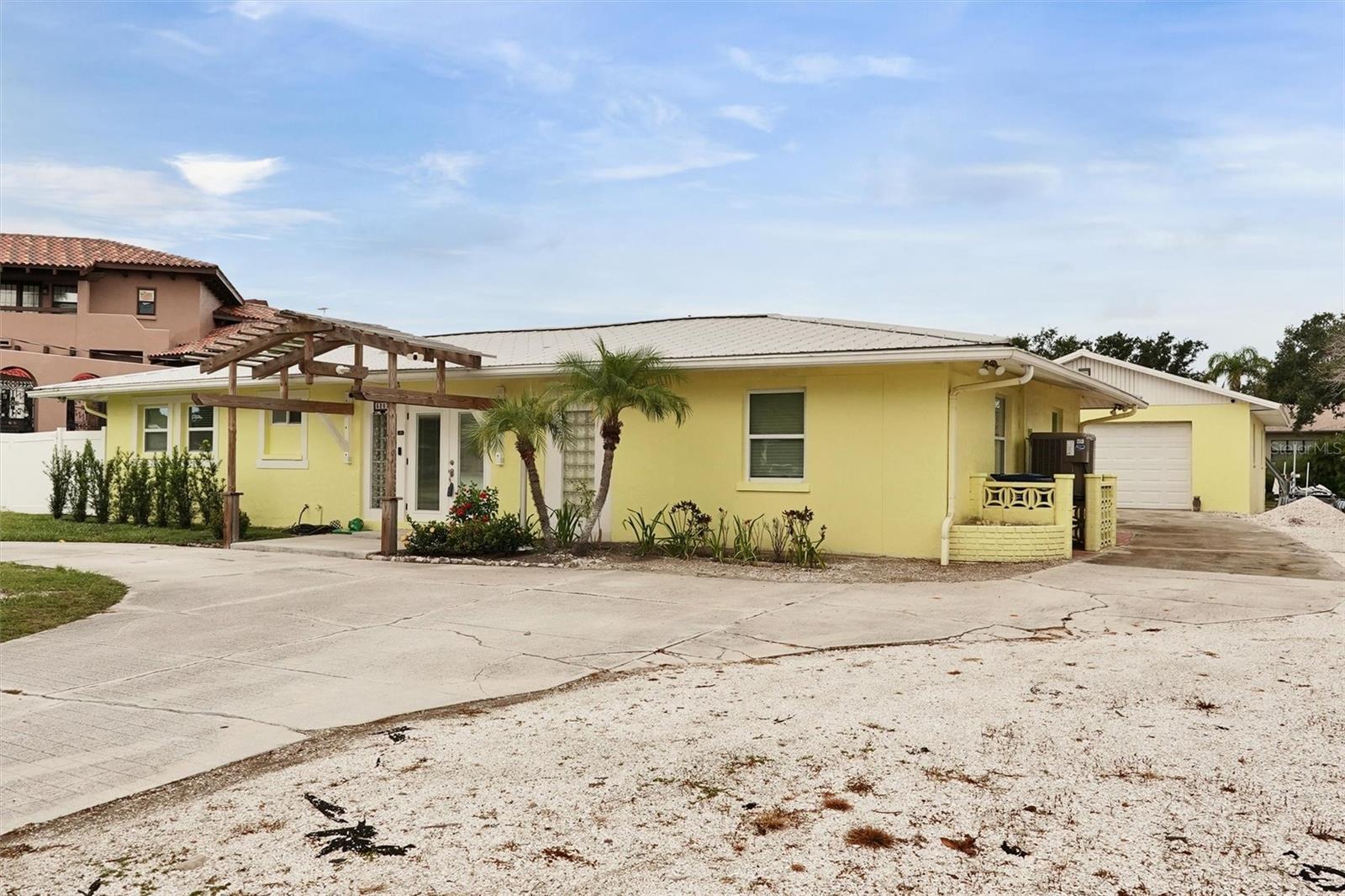5207 PALMETTO POINT DRIVE