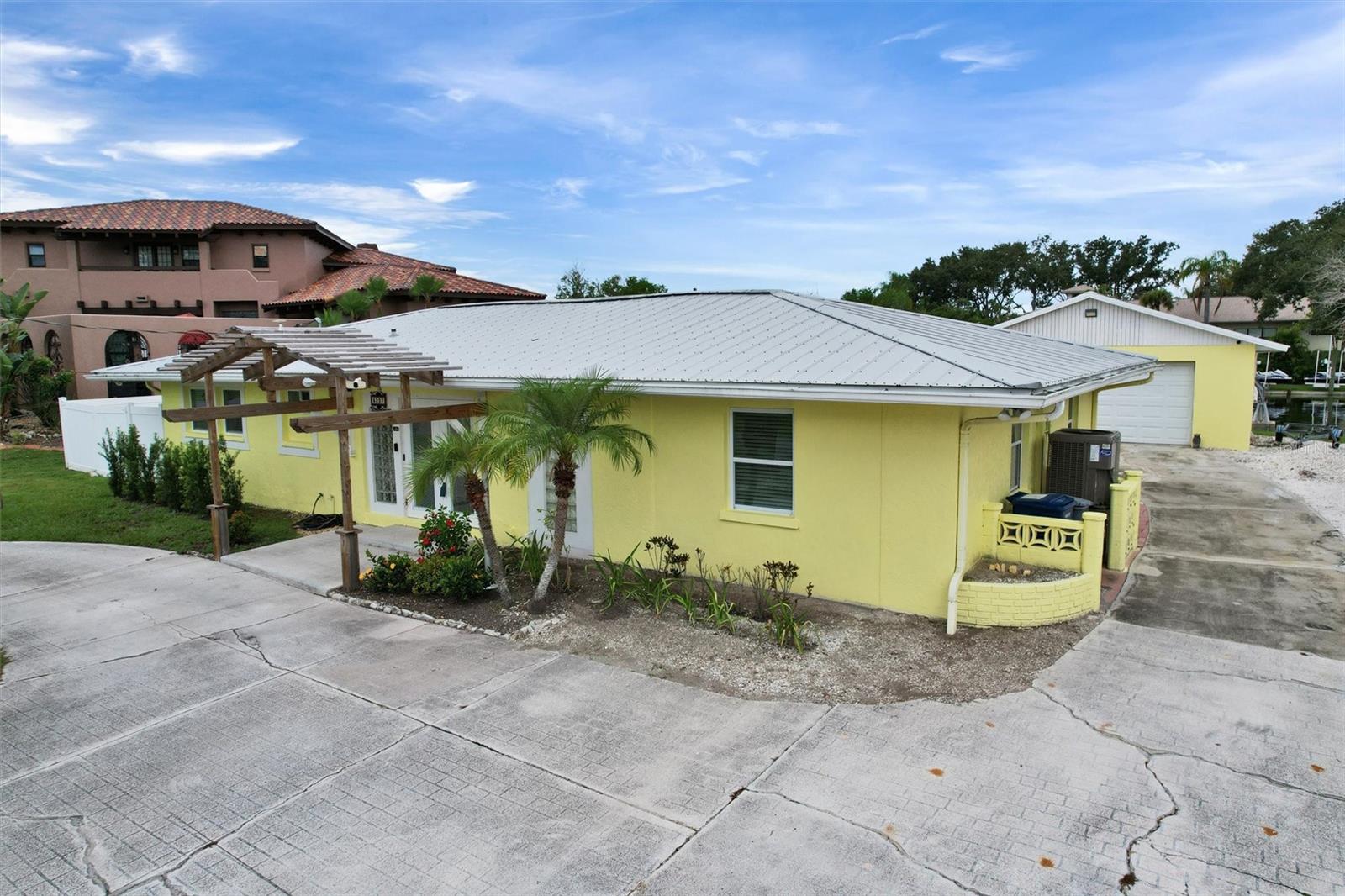 5207 PALMETTO POINT DRIVE