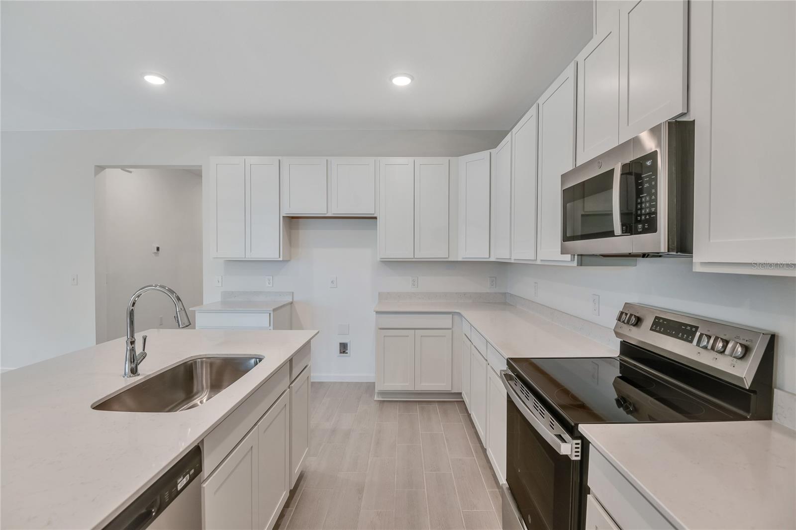 SEASONS AT ANNABELLE ESTATES - Residential