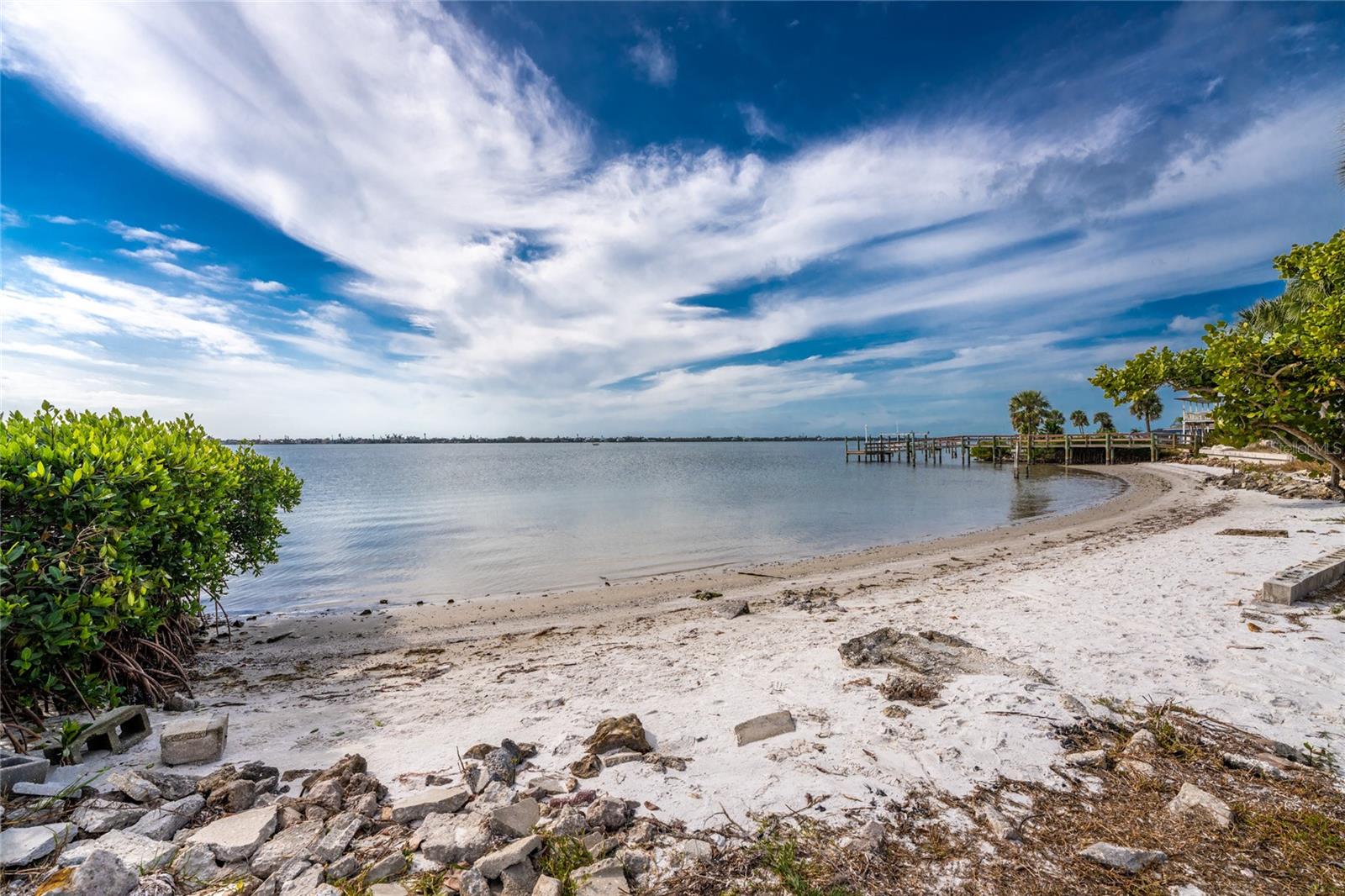 TIKI ON THE BAY - Residential