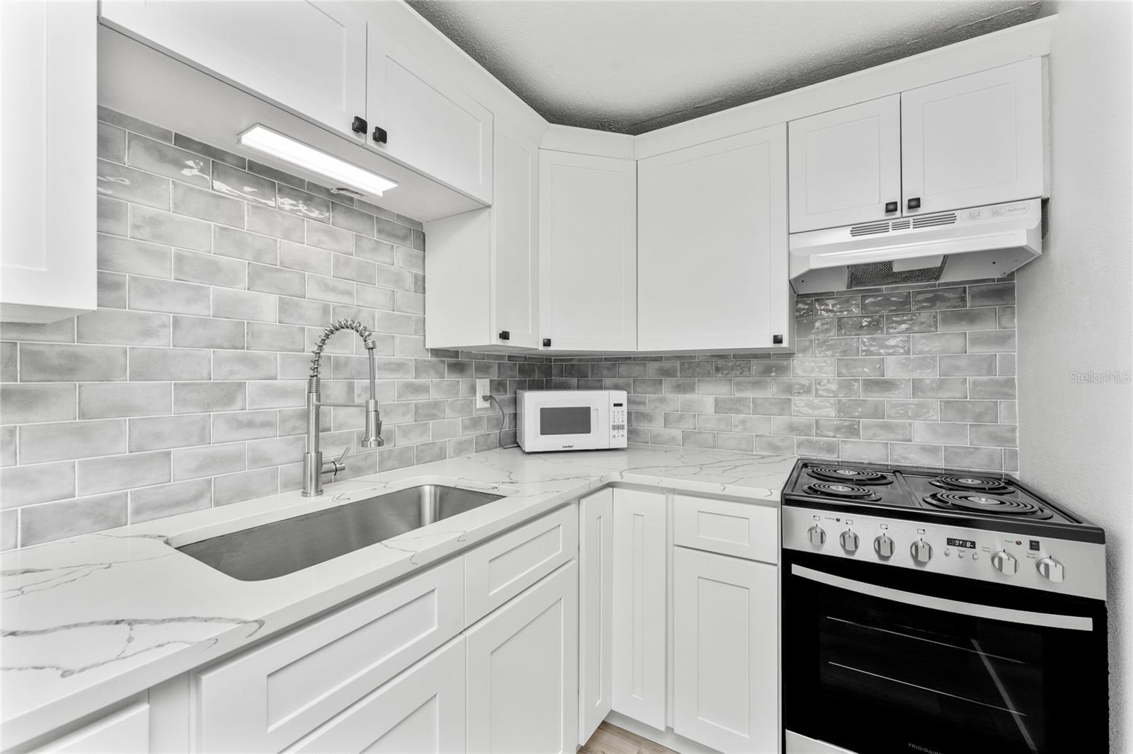 TIKI ON THE BAY - Residential