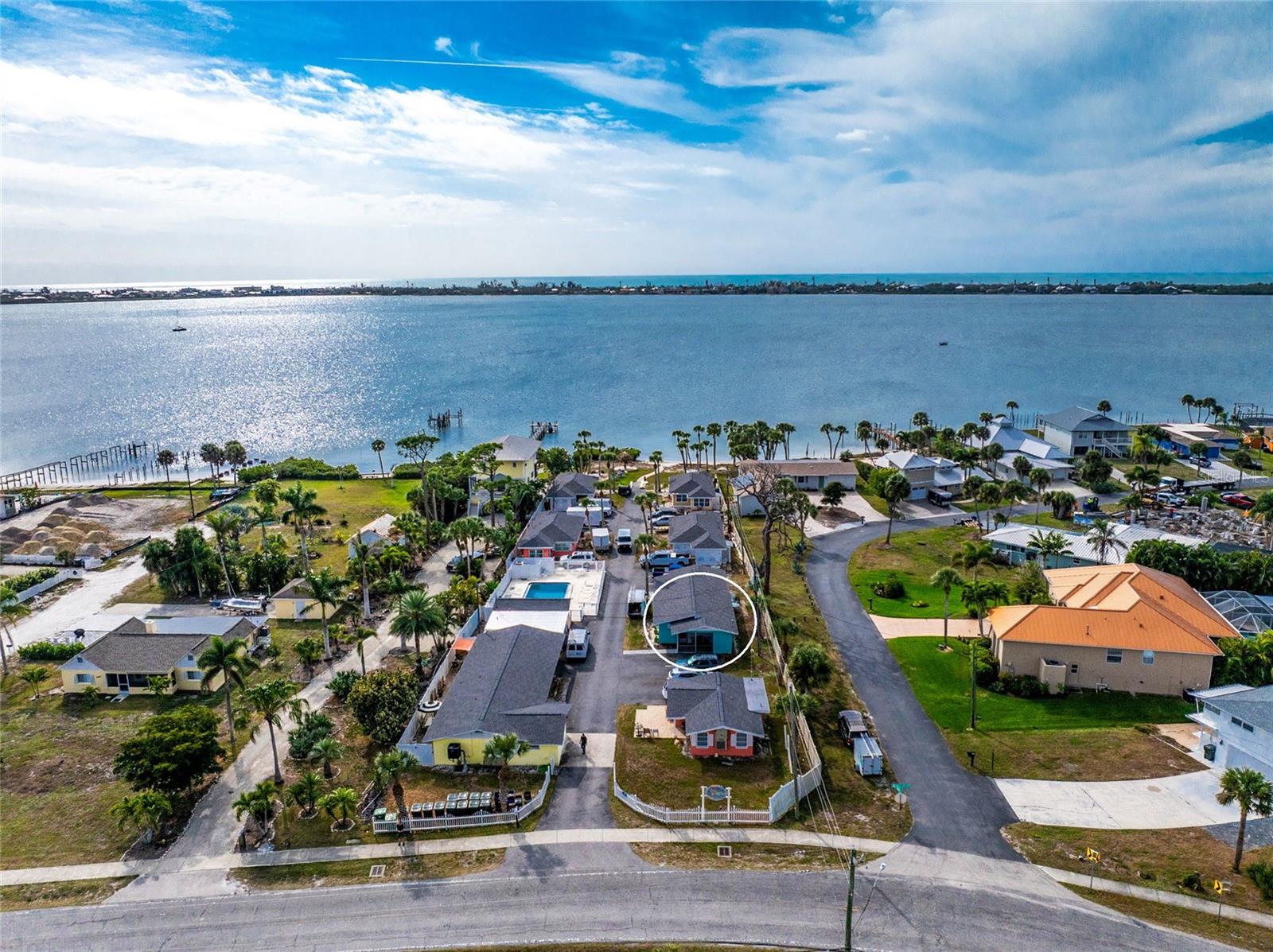 TIKI ON THE BAY - Residential