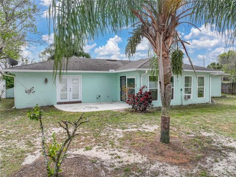 A home in LAKE ALFRED