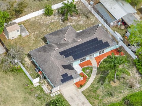 A home in LAKE ALFRED