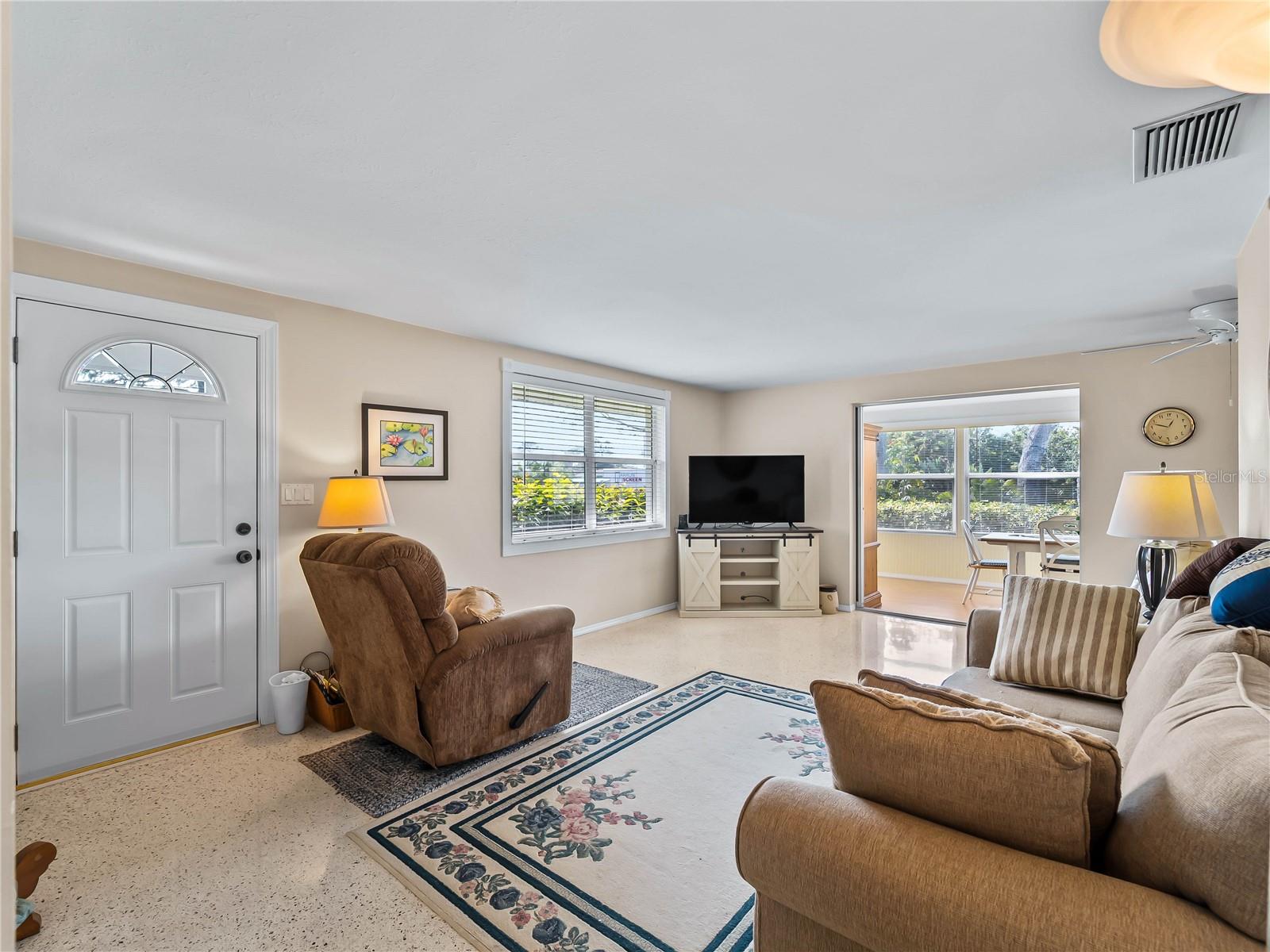 SOUTH VENICE - Residential