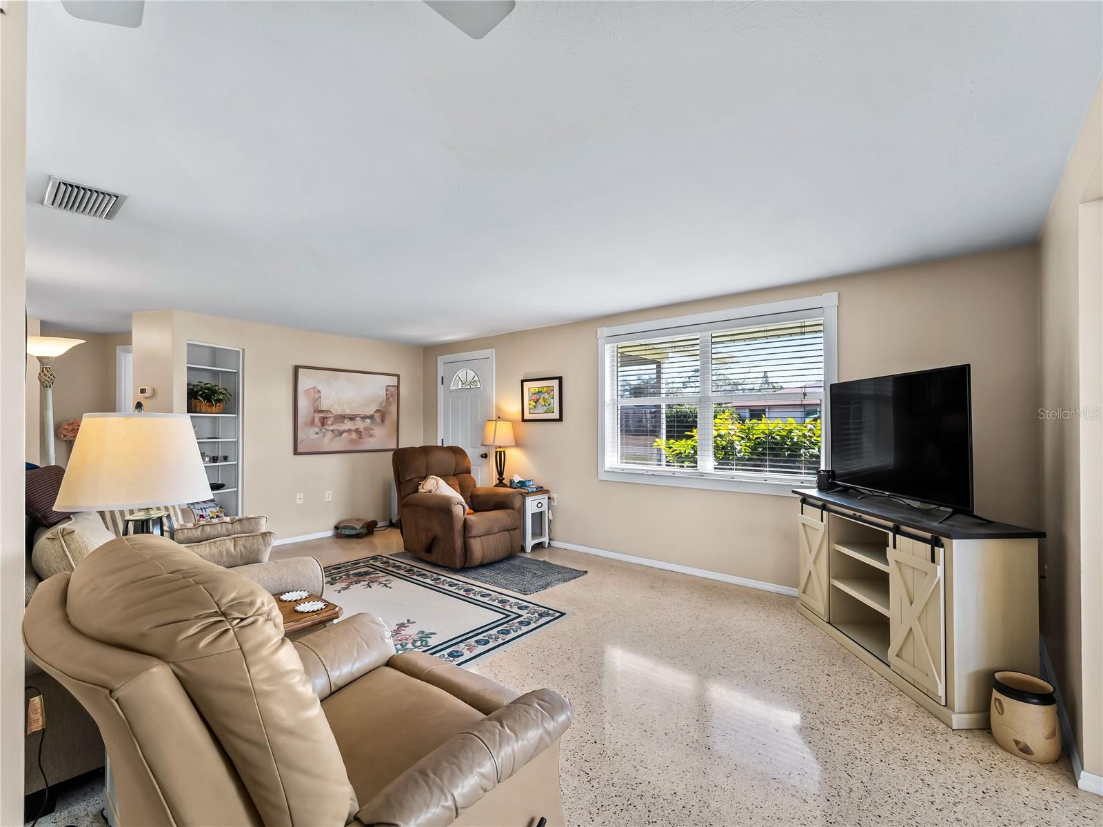 SOUTH VENICE - Residential