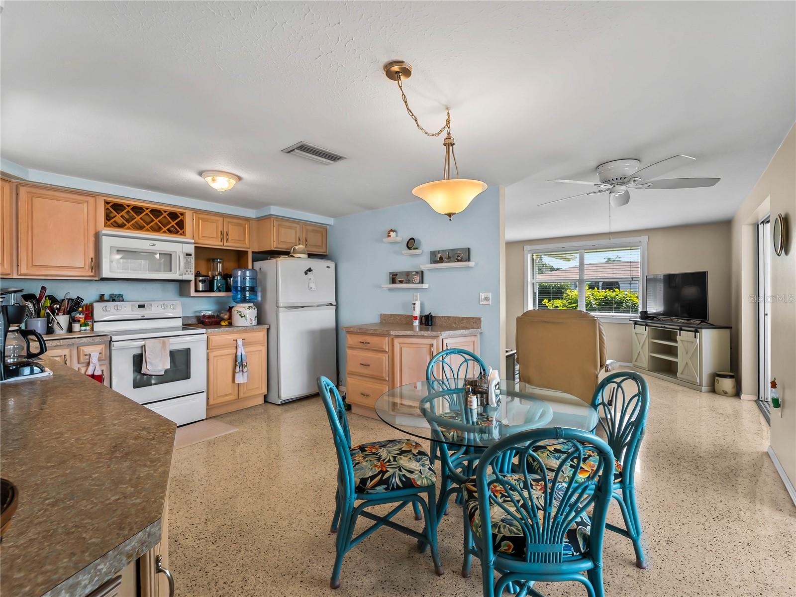 SOUTH VENICE - Residential