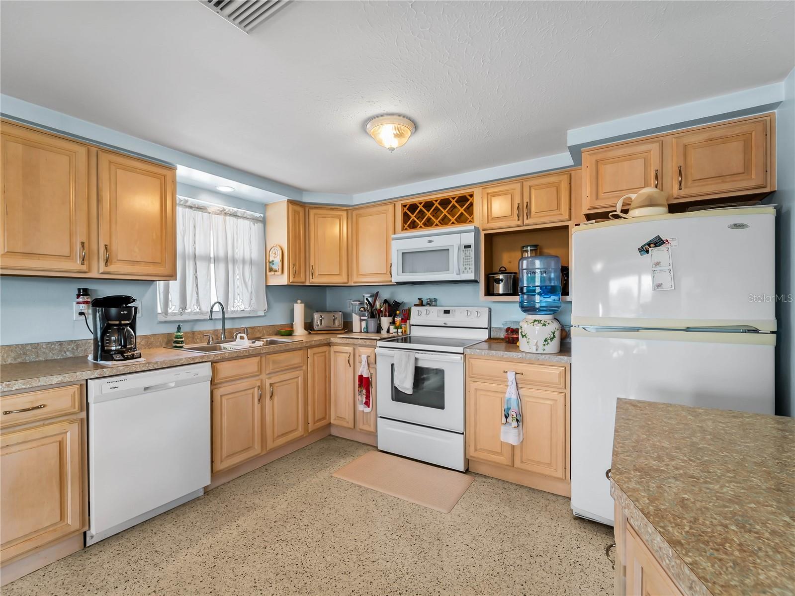 SOUTH VENICE - Residential