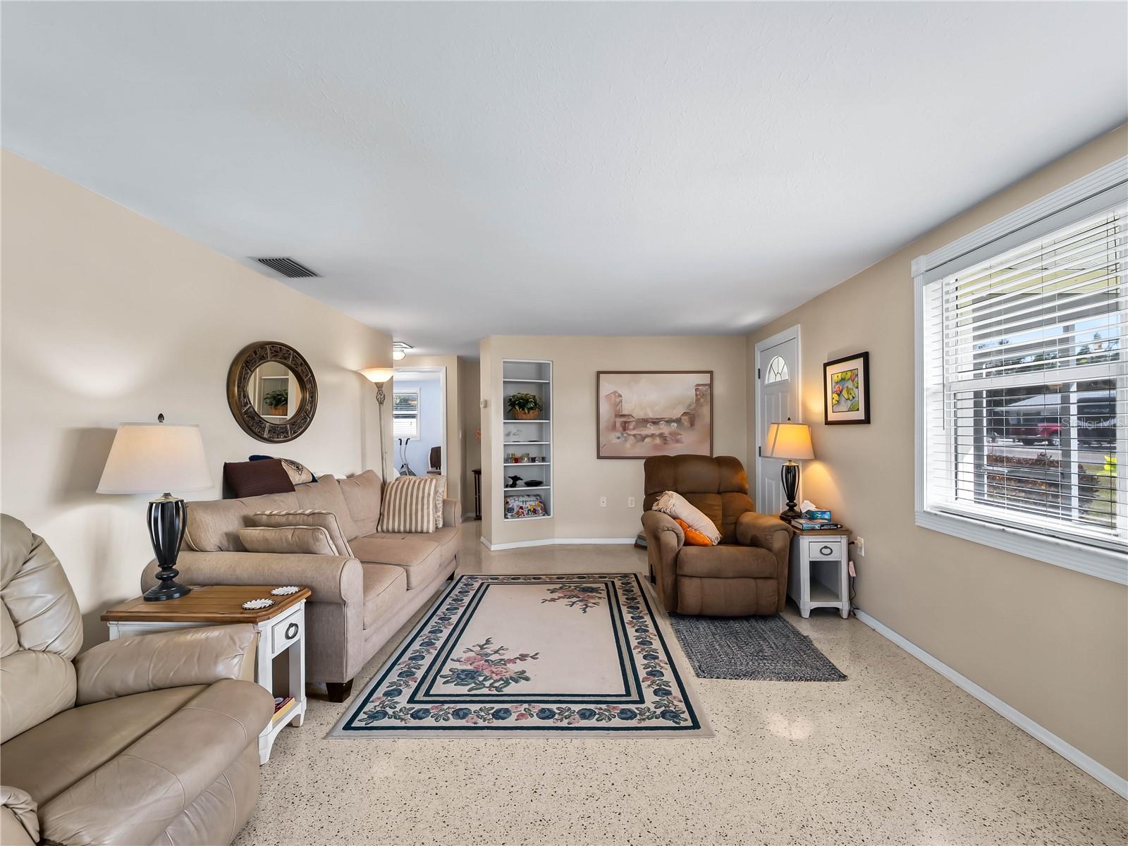 SOUTH VENICE - Residential