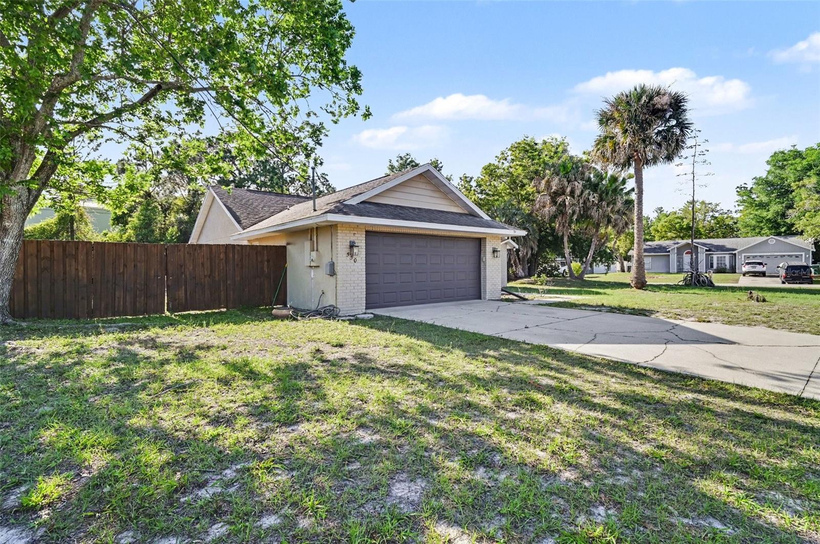 DELTONA - Residential