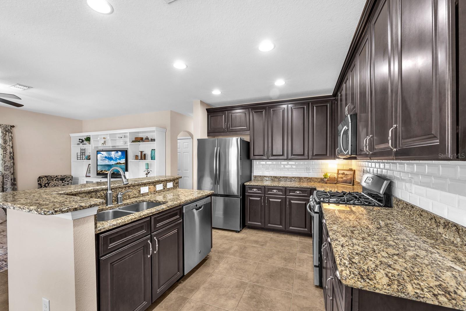 FISHHAWK RANCH TOWNCENTER PHAS - Residential