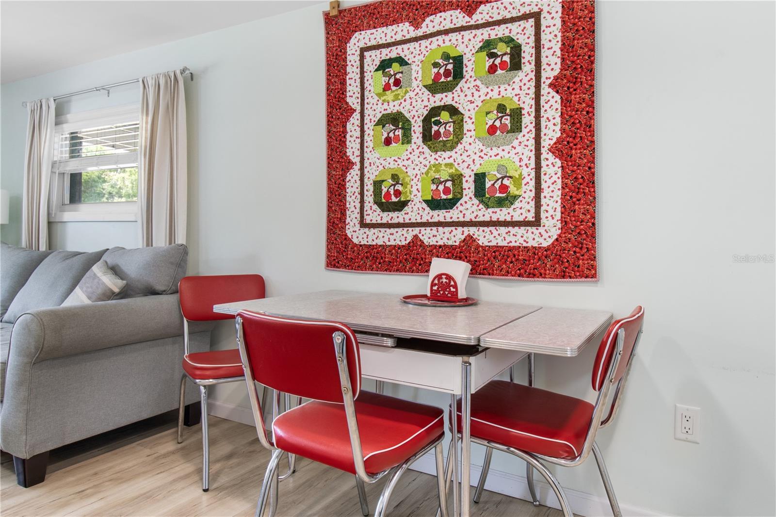 HICKORY HILL RETREATS UNIT 03 - Residential