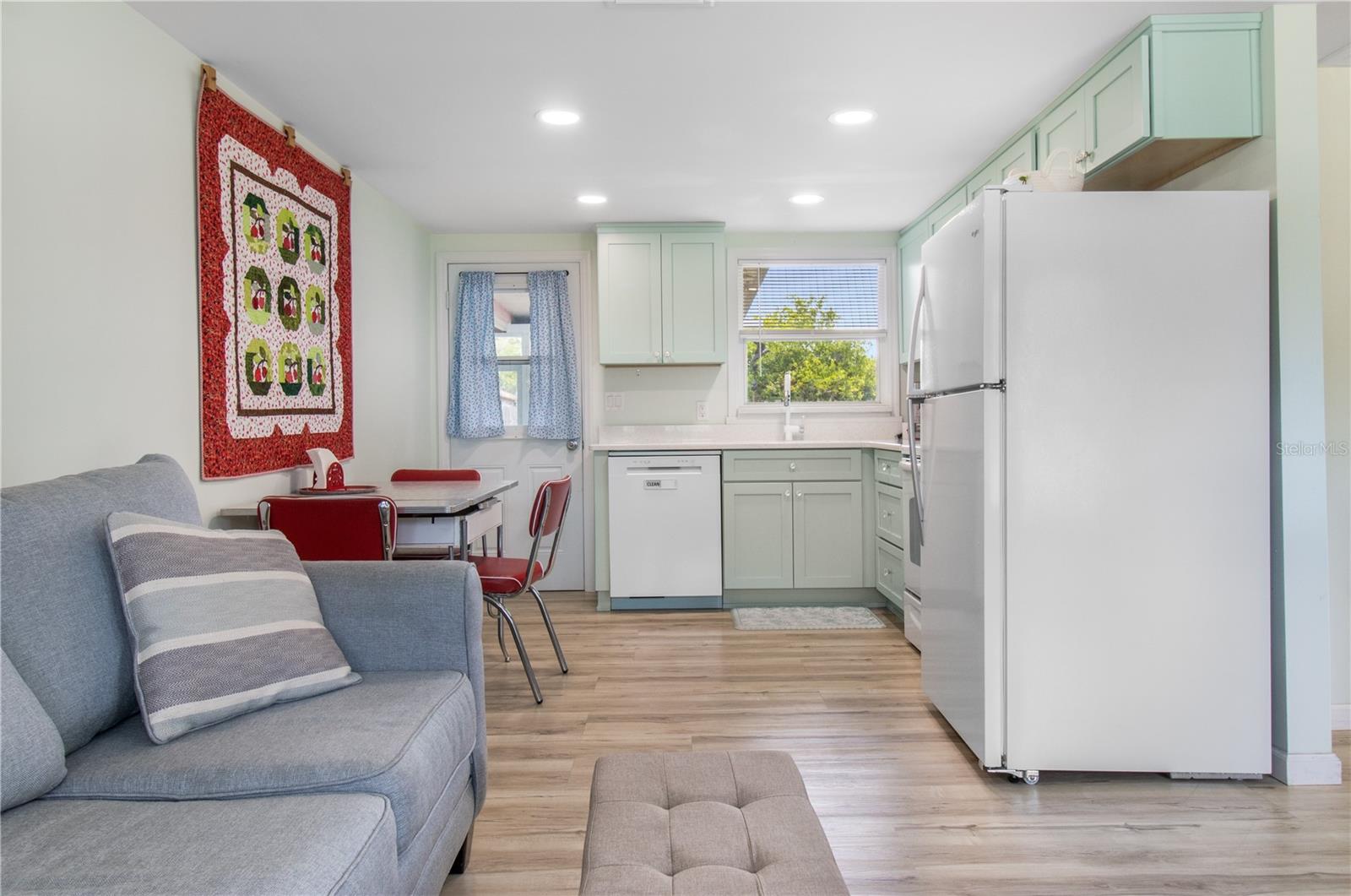 HICKORY HILL RETREATS UNIT 03 - Residential