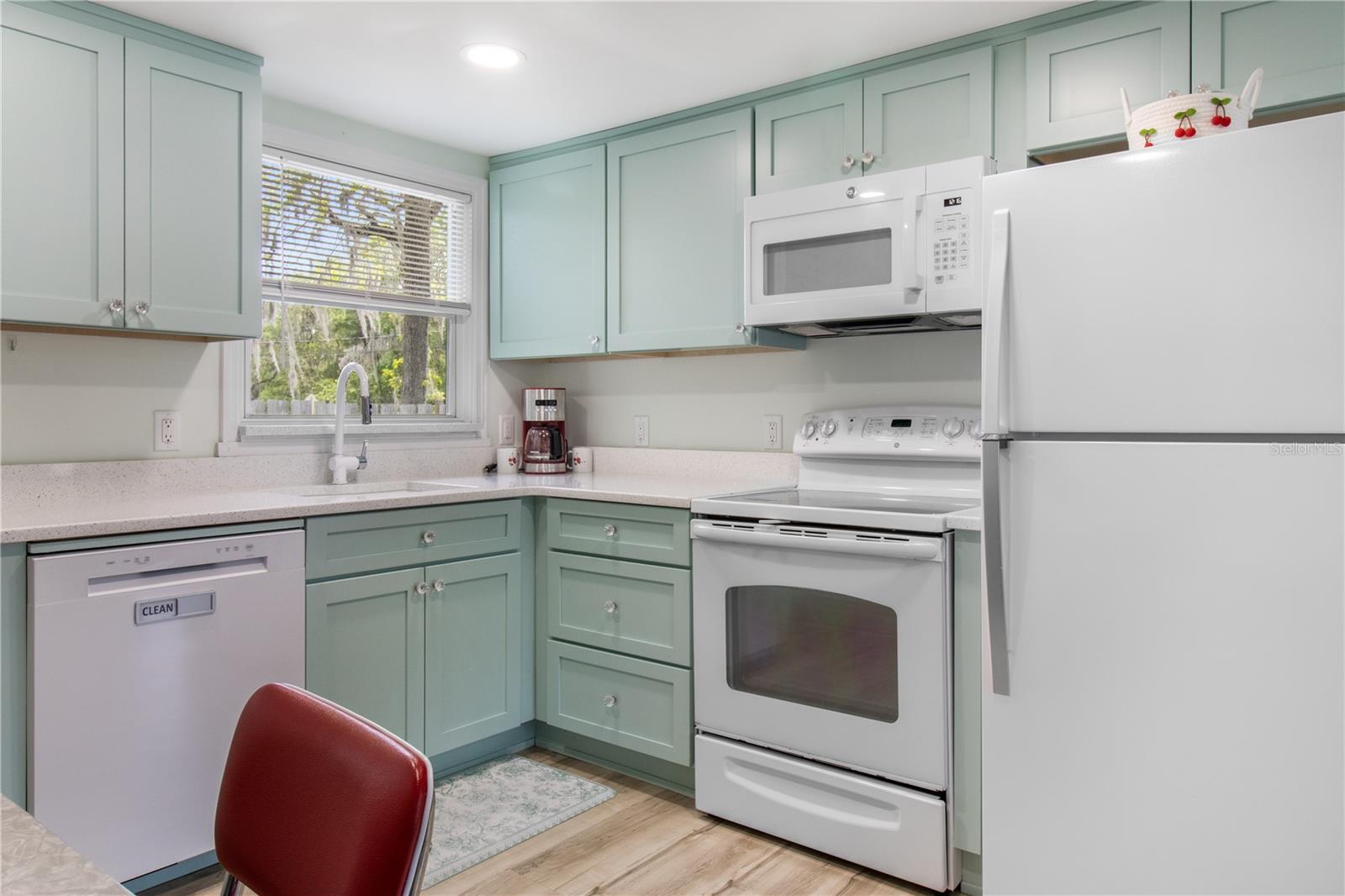 HICKORY HILL RETREATS UNIT 03 - Residential