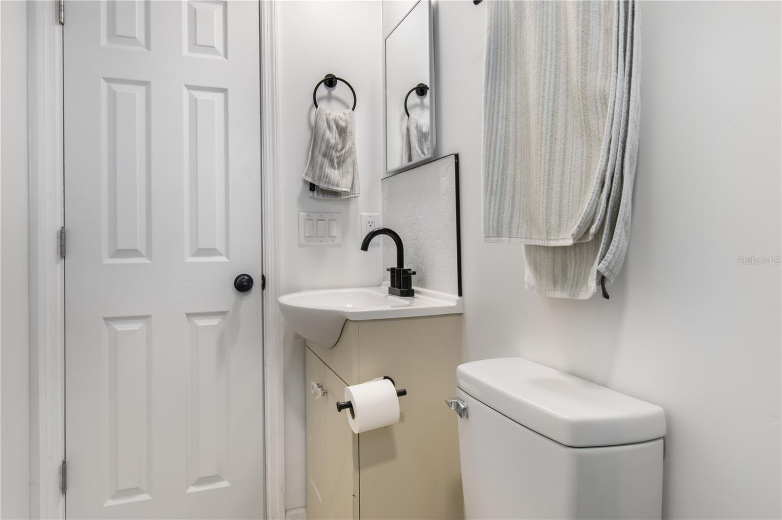 HICKORY HILL RETREATS UNIT 03 - Residential