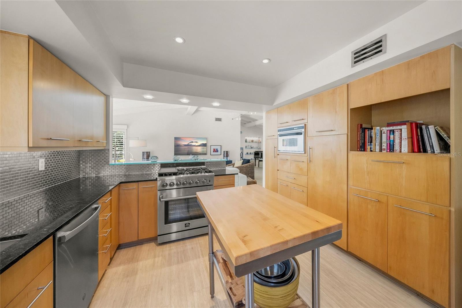 SHORELAND WOODS - Residential