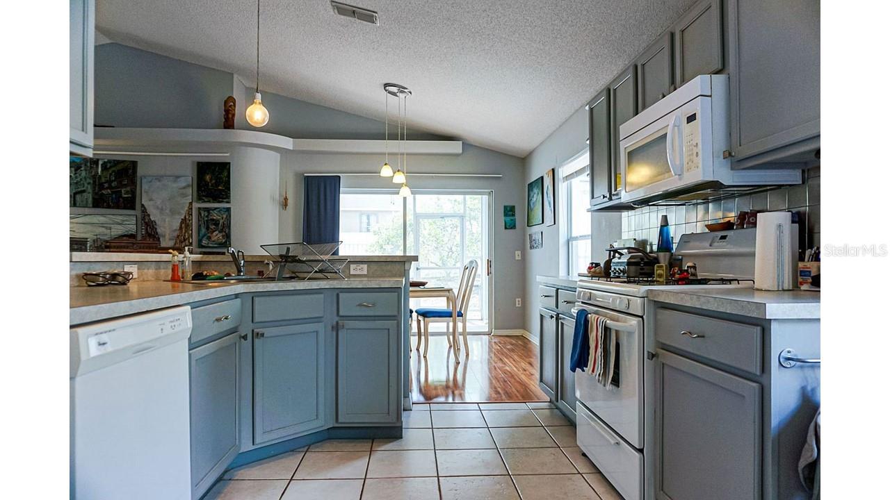 ROYAL RDG PH 2 - Residential Lease