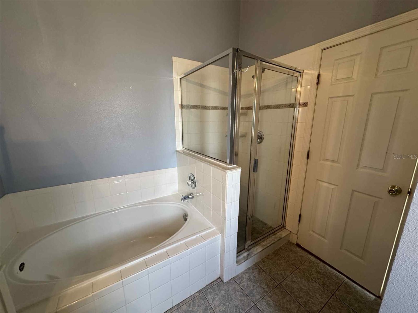 ROYAL RDG PH 2 - Residential Lease