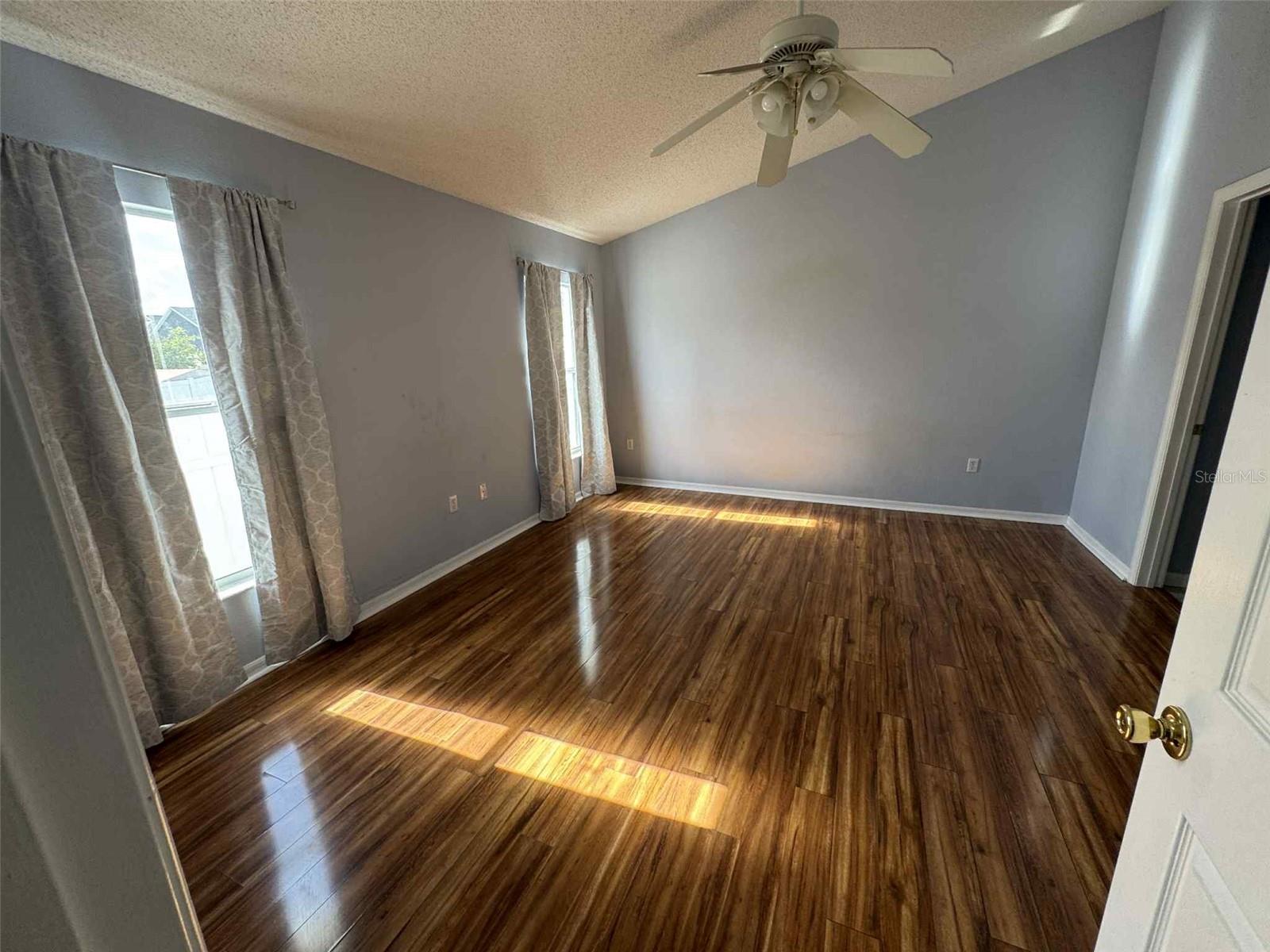 ROYAL RDG PH 2 - Residential Lease